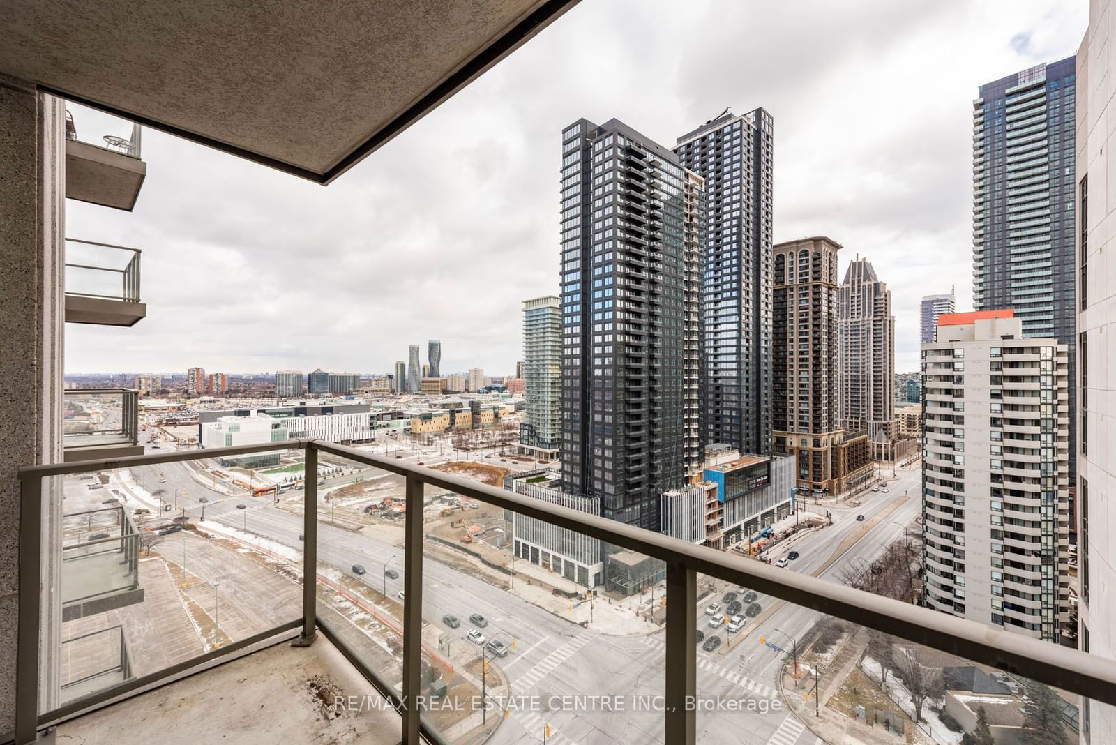 339 Rathburn Rd W, unit 2106 for sale