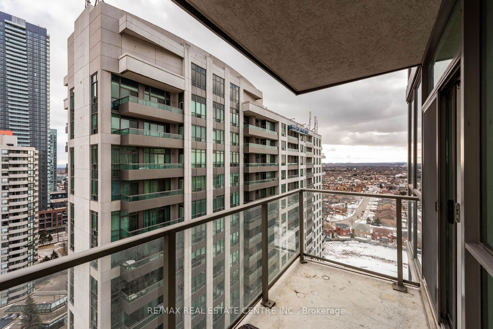 339 Rathburn Rd W, unit 2106 for sale