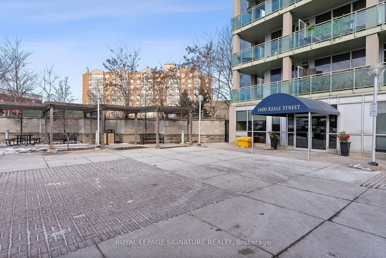 Solara Condominiums, York Crosstown, Toronto