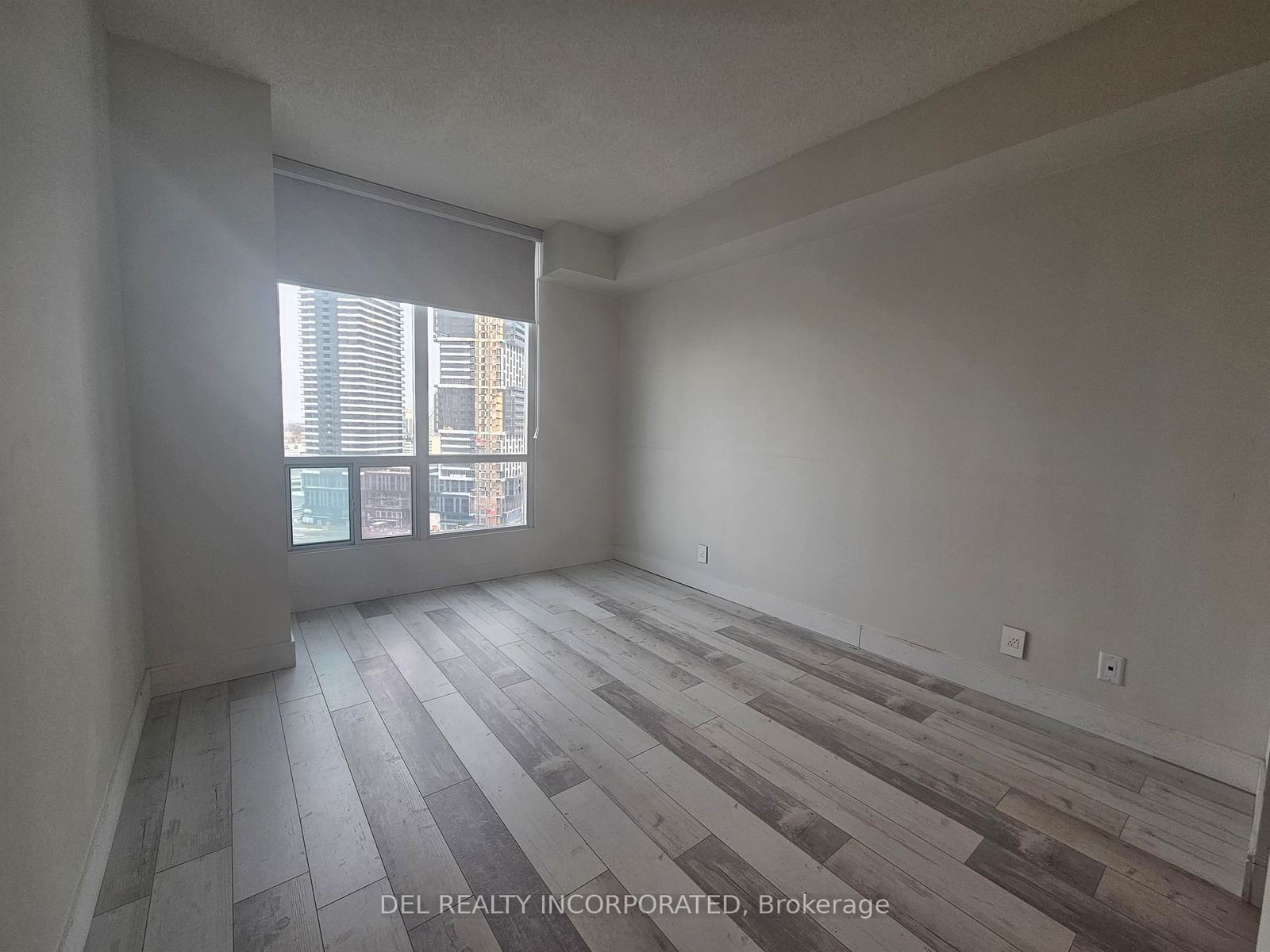 3939 Duke Of York Blvd, unit 1602 for rent