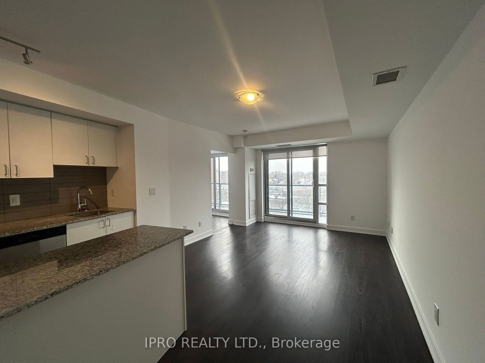 11 Superior Ave, unit 613 for rent