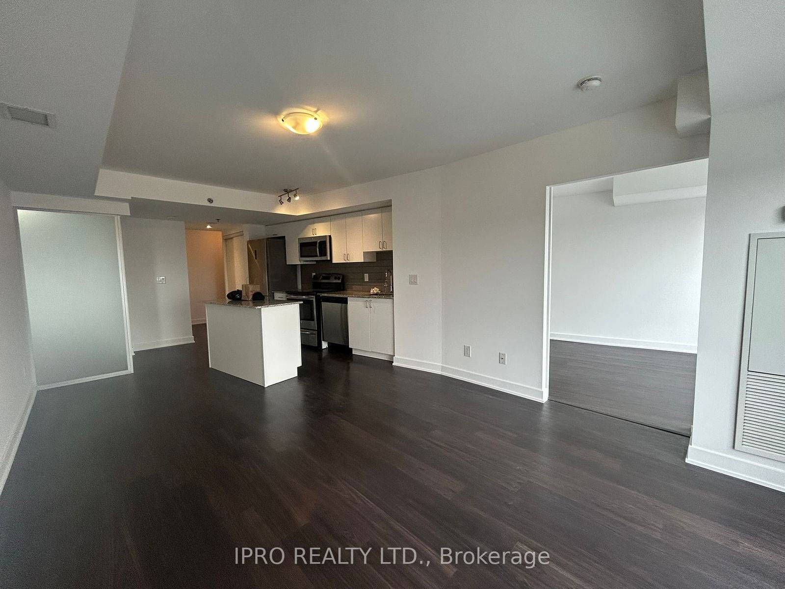 11 Superior Ave, unit 613 for rent