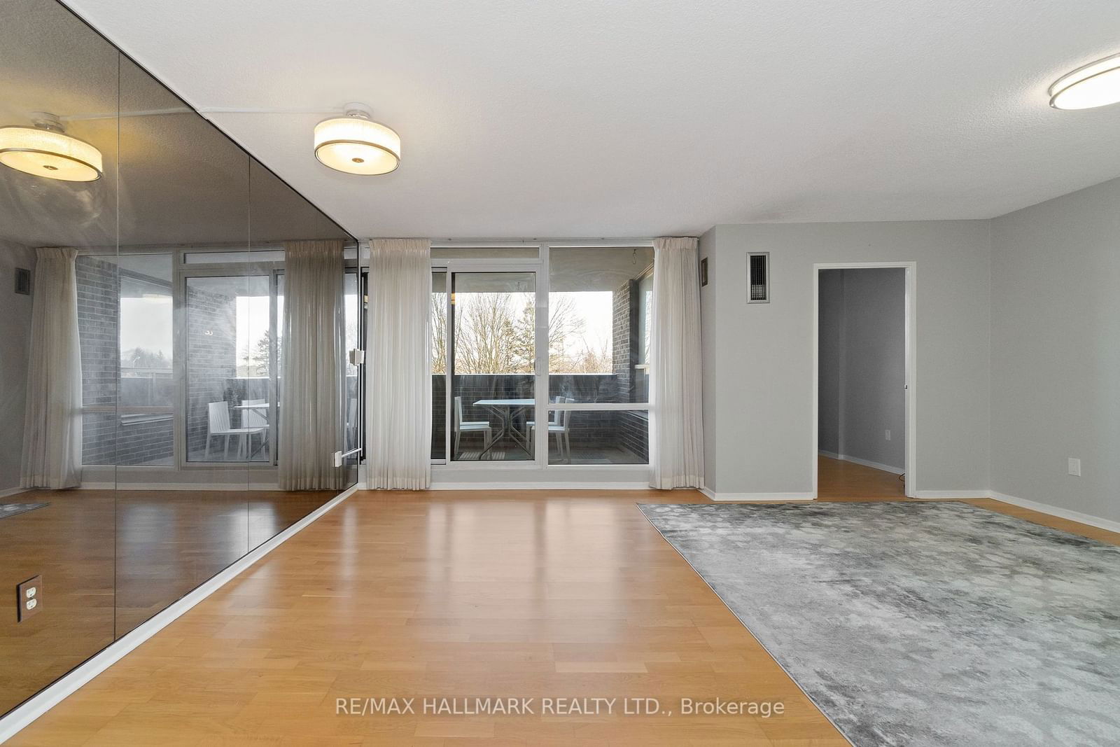 1535 Lakeshore Rd E, unit 209 for rent