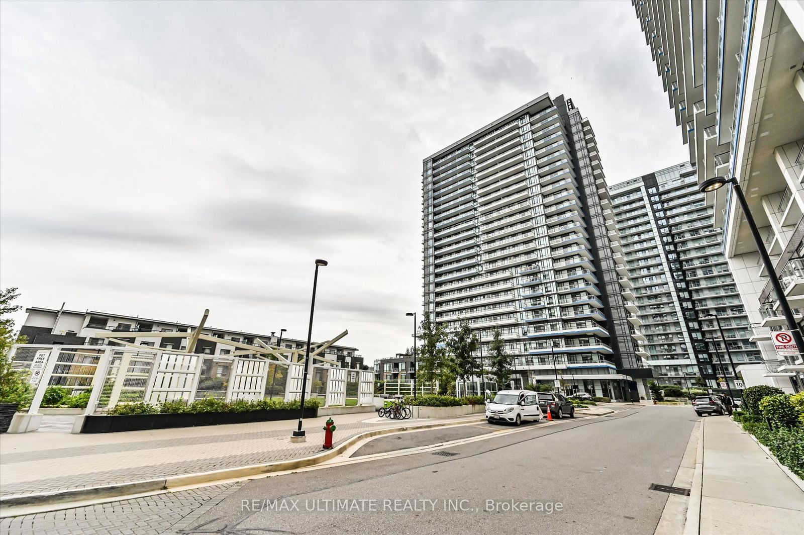 2560 Eglinton Ave W, unit 2108 for sale