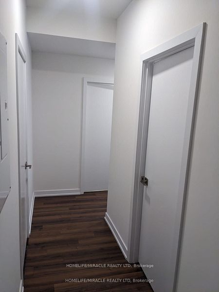 2433 Dufferin St, unit 111 for rent