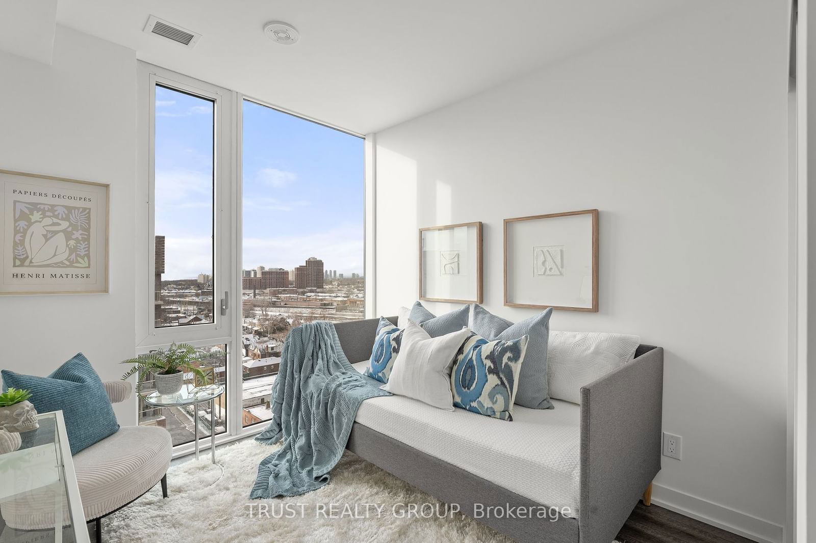 1808 St. Clair Ave W, unit 1102 for sale