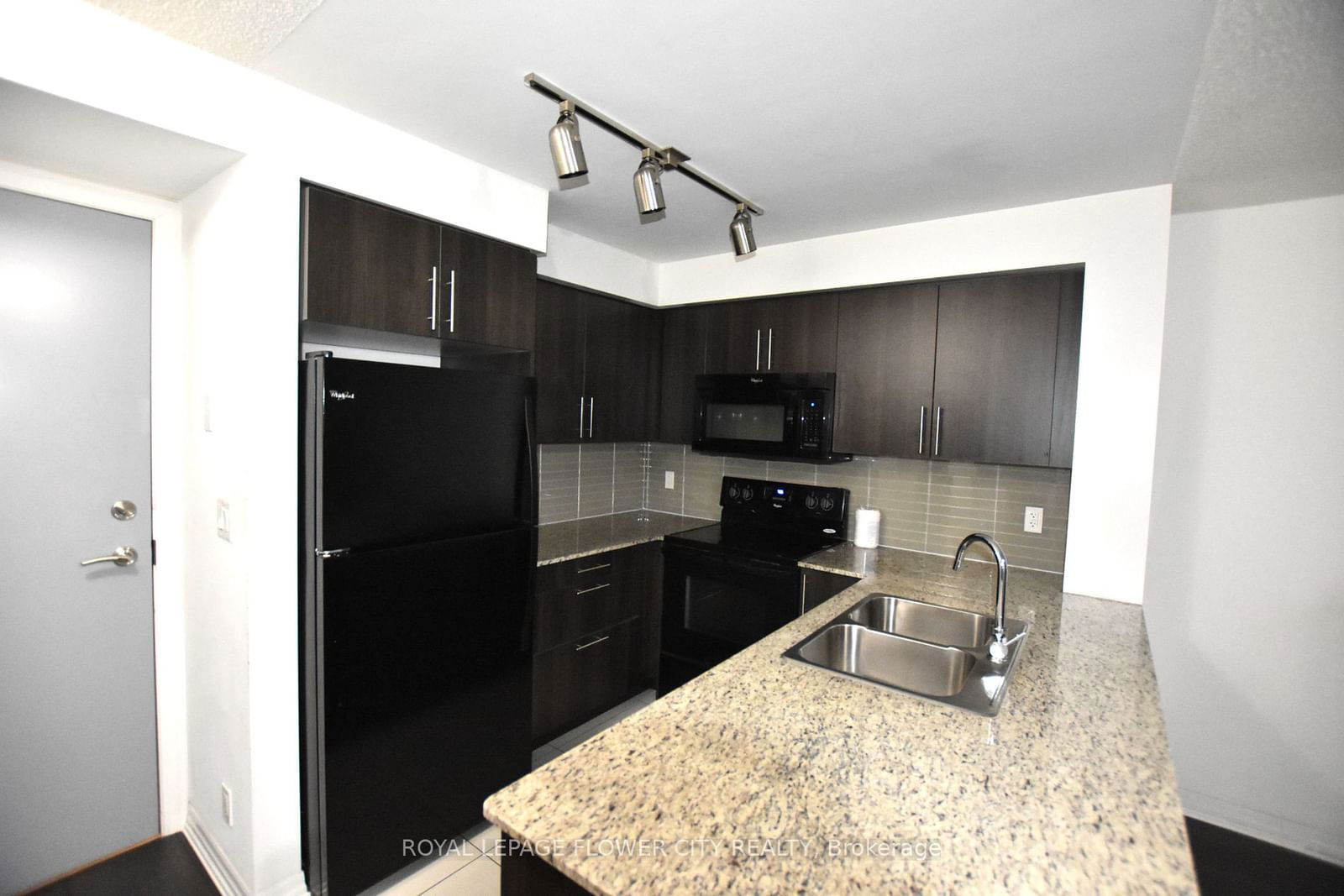 80 Esther Lorrie Dr E, unit 709 for rent