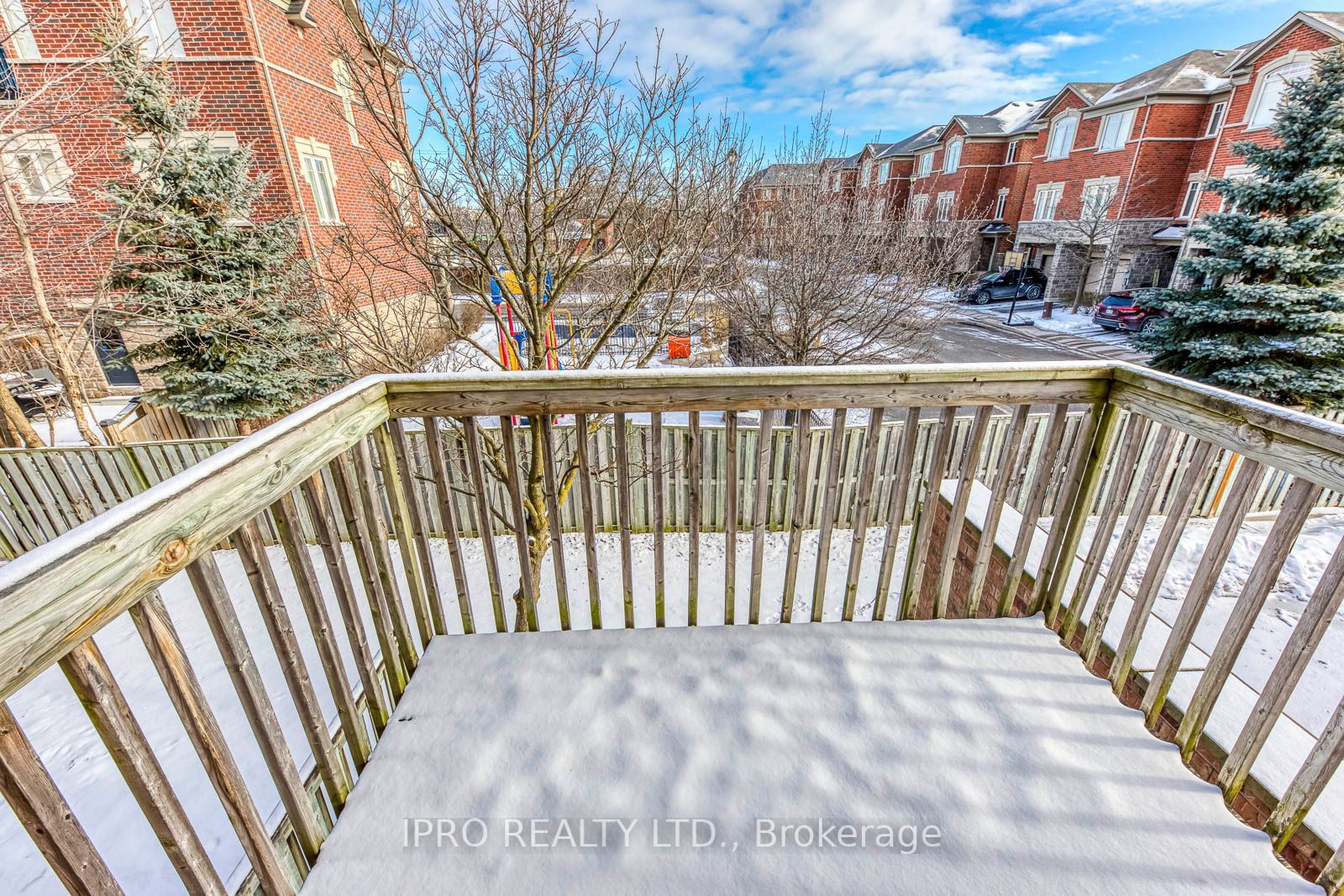 1128 Dundas St West Townhomes, Mississauga, Toronto