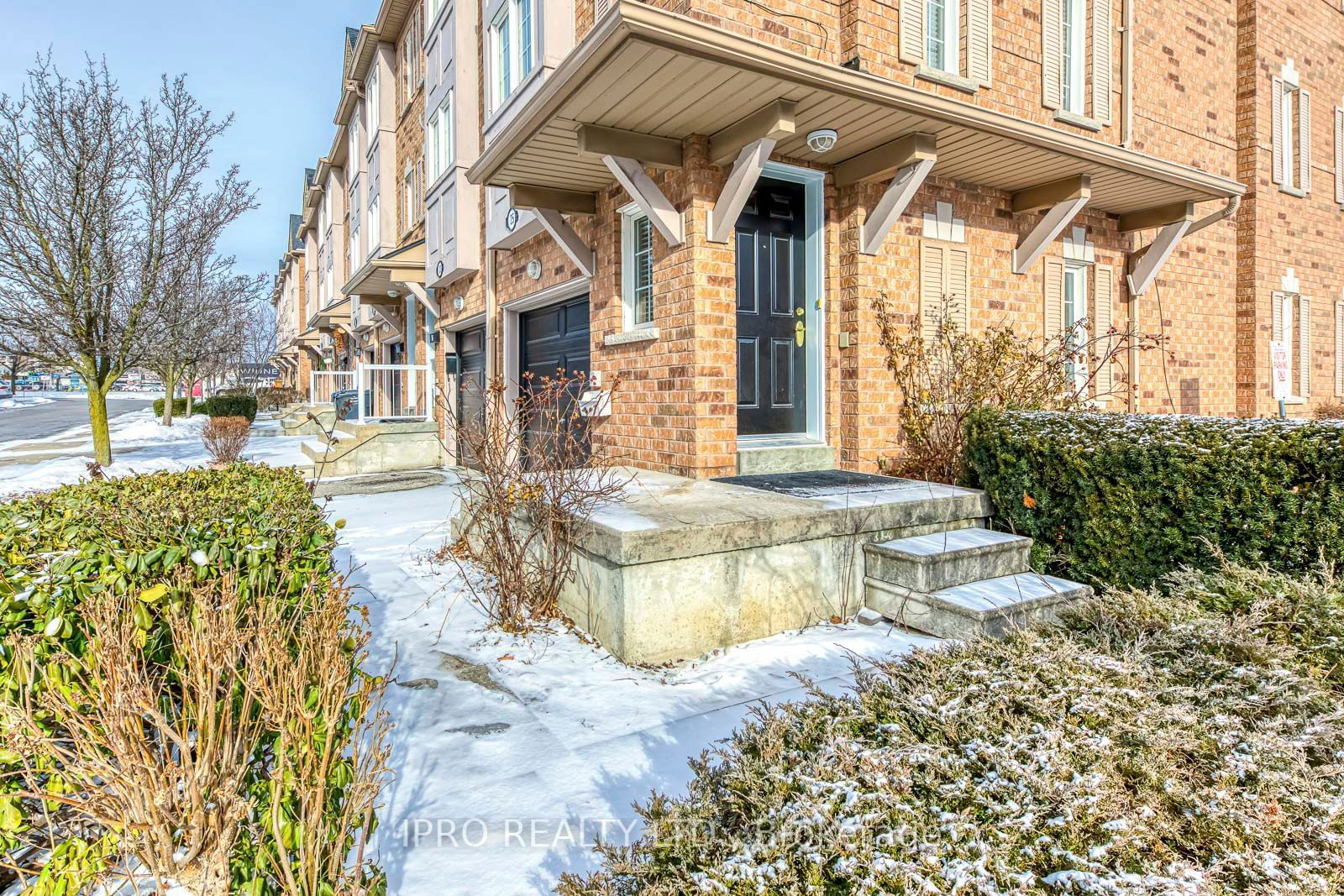 1128 Dundas St West Townhomes, Mississauga, Toronto