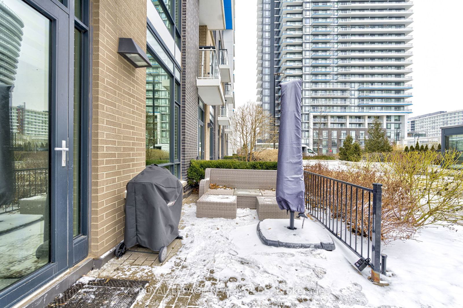 The West Tower Condos, Mississauga, Toronto