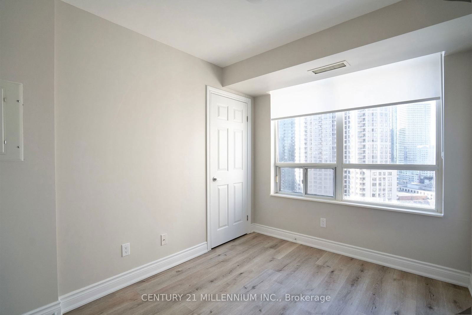 3880 Duke Of York Blvd, unit 1905 for rent