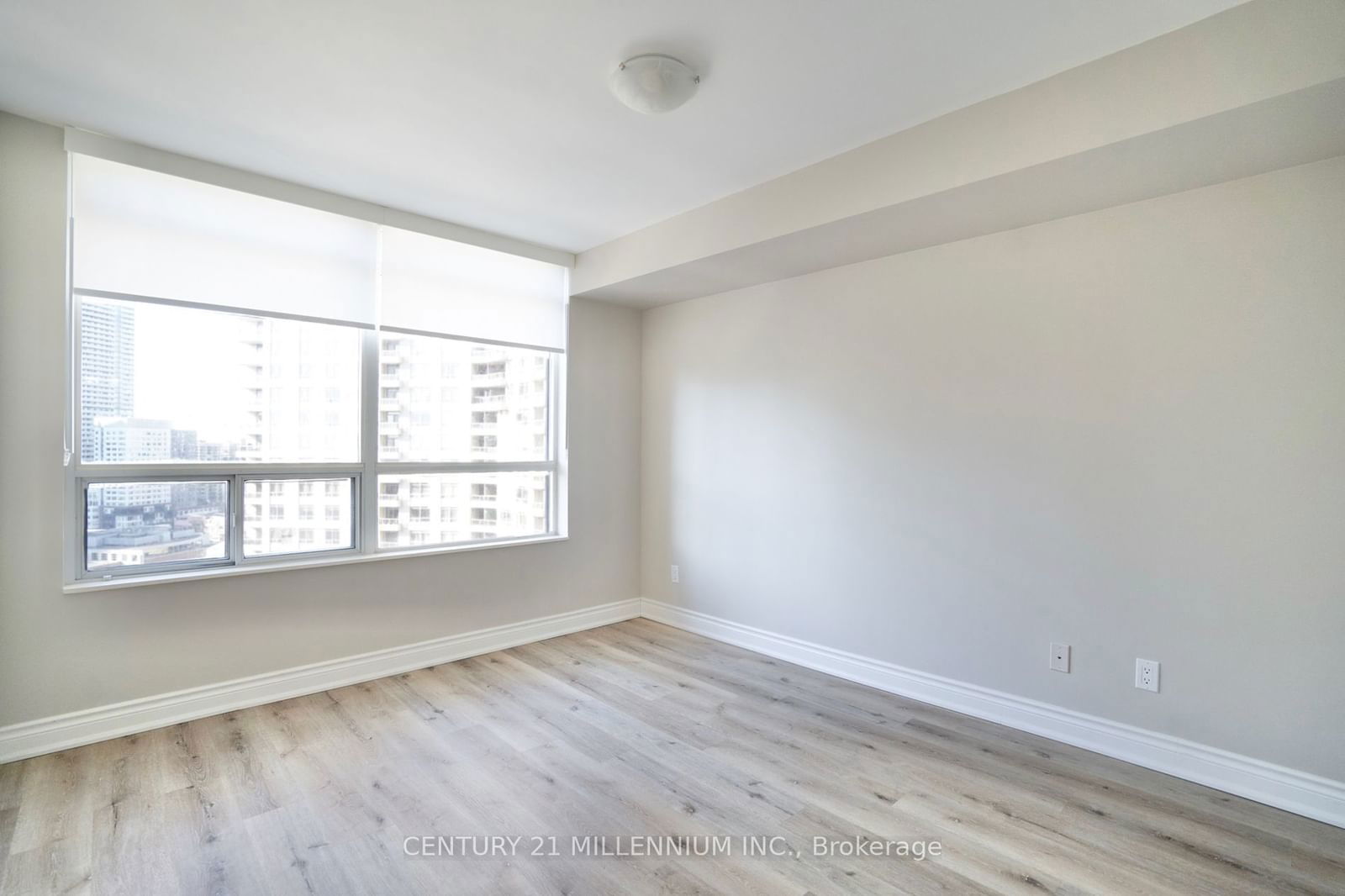 3880 Duke Of York Blvd, unit 1905 for rent