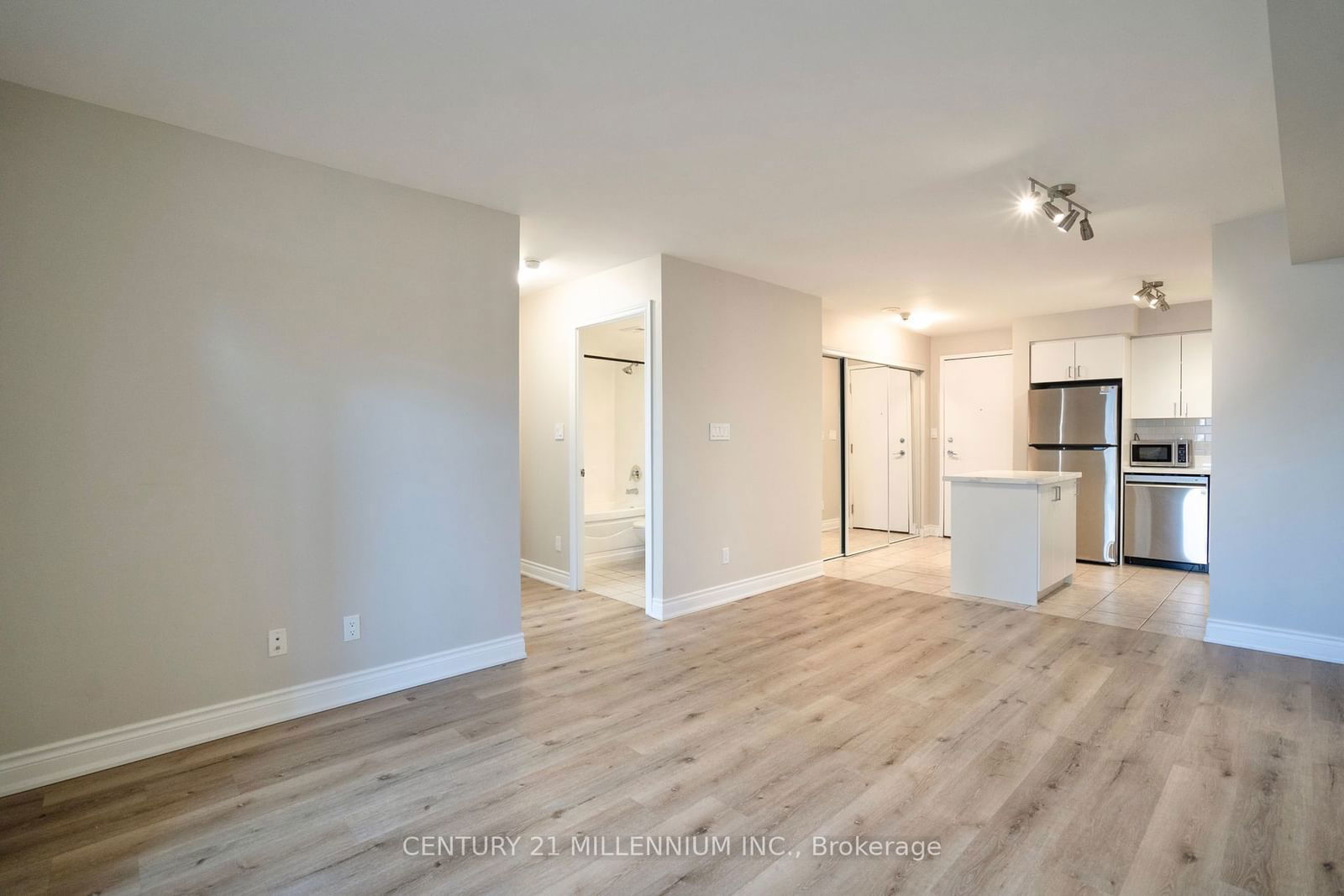 3880 Duke Of York Blvd, unit 1905 for rent