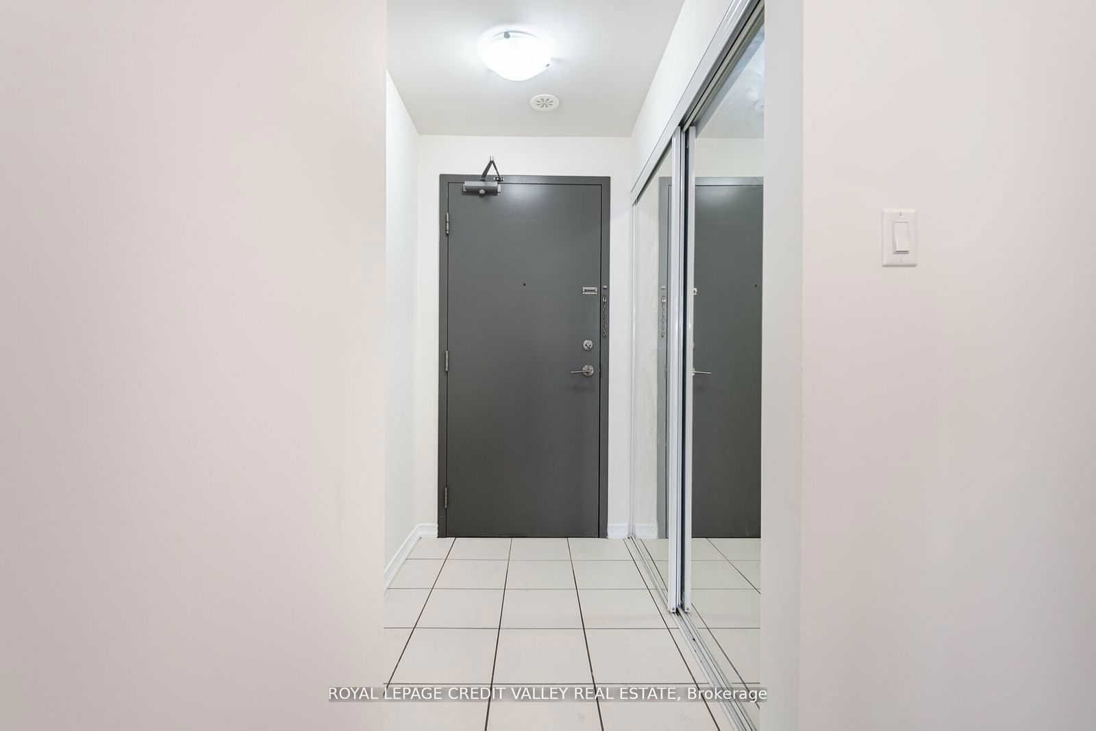 50 Sky Harbour Dr, unit 211 for rent