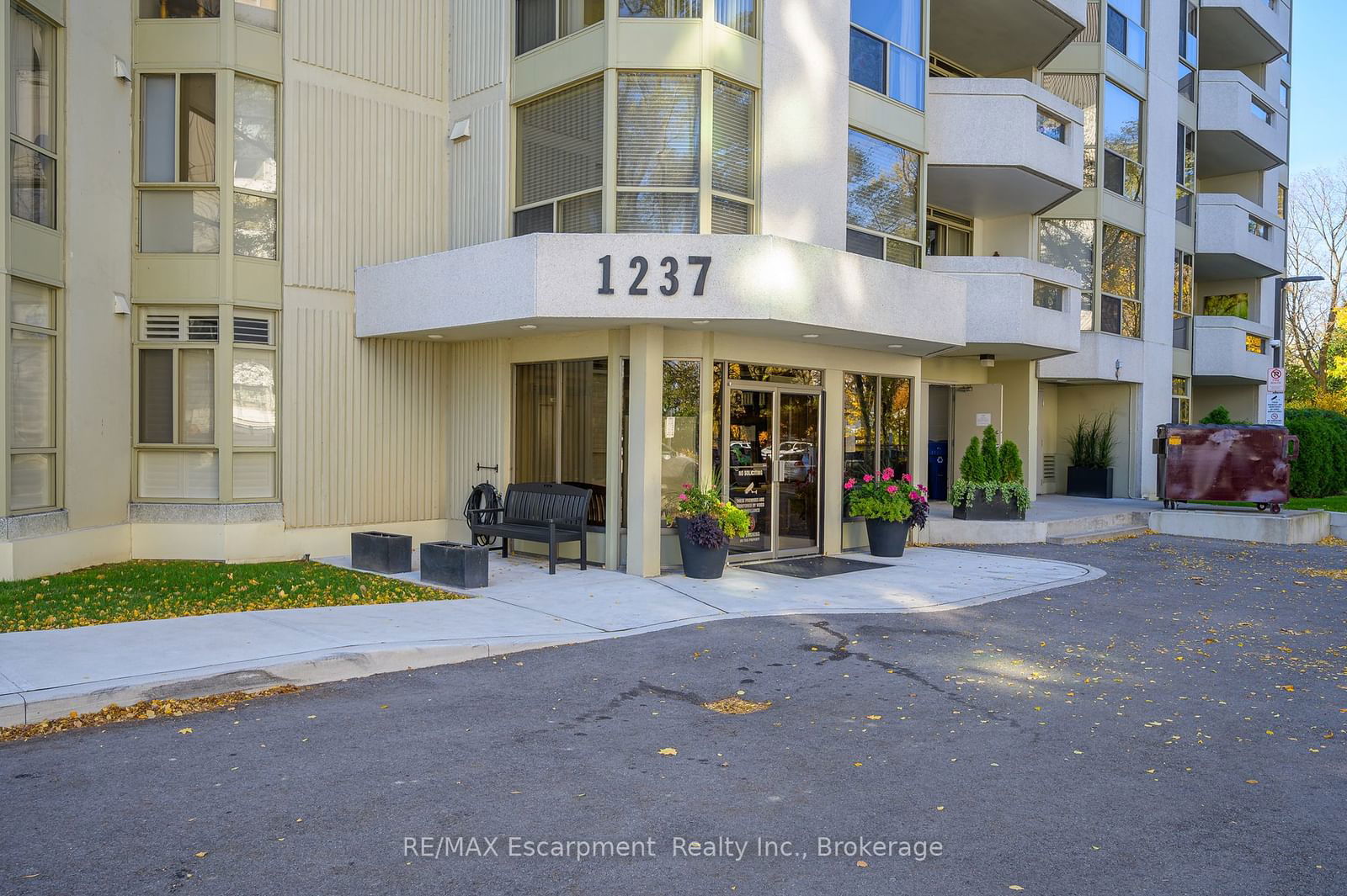 1237 North Shore Blvd E, unit 301 for sale