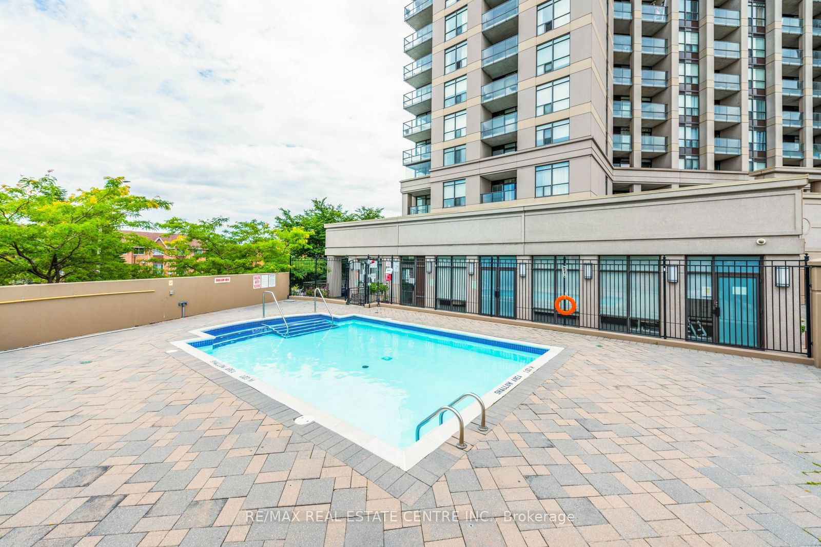 220 Forum Dr, unit 1407 for rent