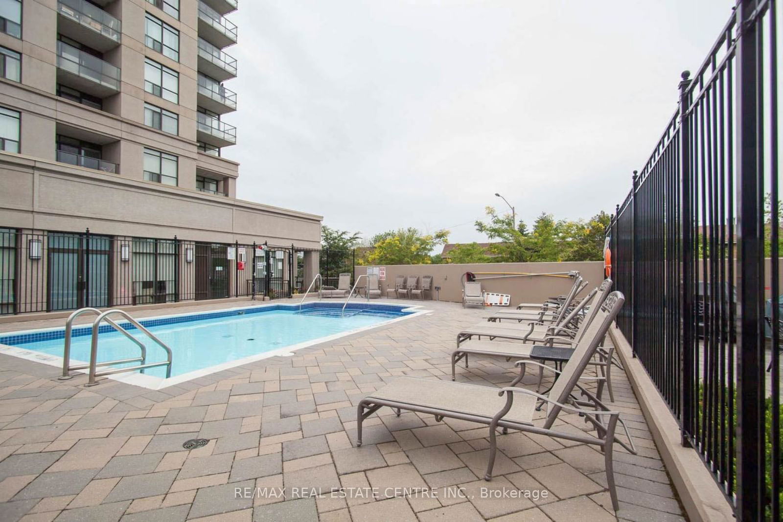 220 Forum Dr, unit 1407 for rent