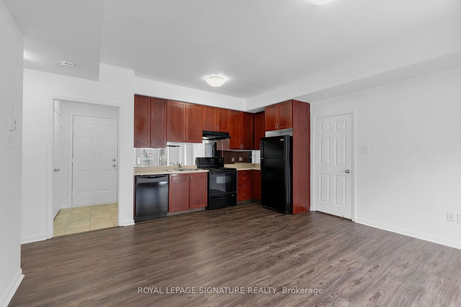 Hazelton Place Townhomes, Mississauga, Toronto