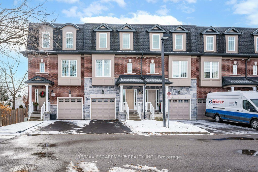 2220 Queensway Drive Townhomes, Burlington, Toronto