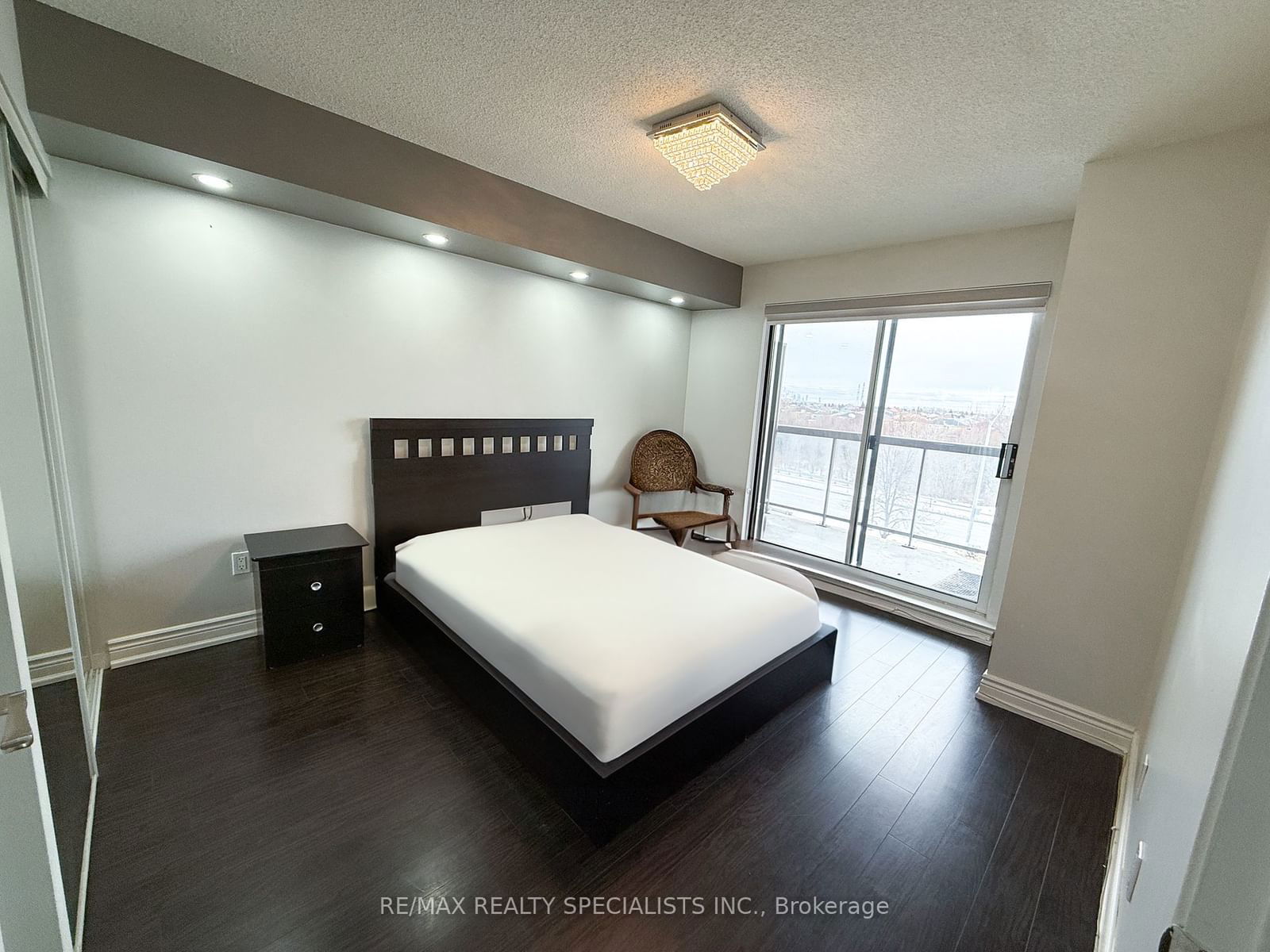 300 Ray Lawson Blvd, unit 403 for rent