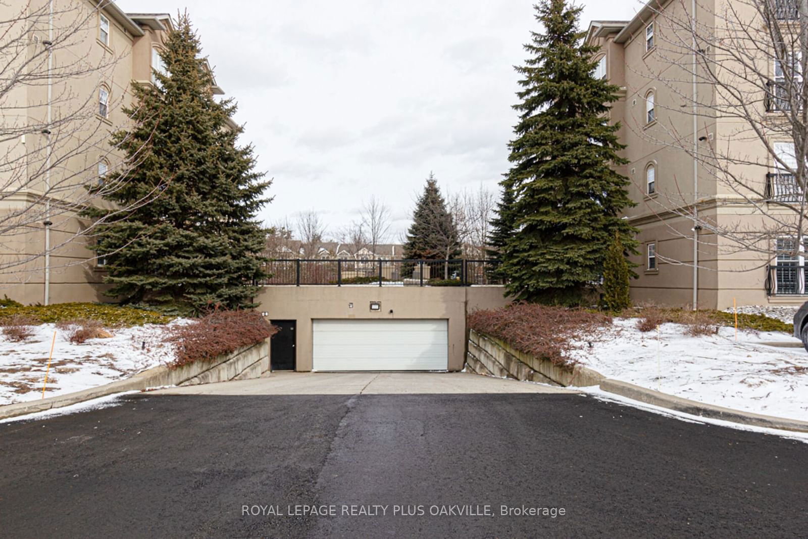 2055 Appleby Line, unit 311 for sale