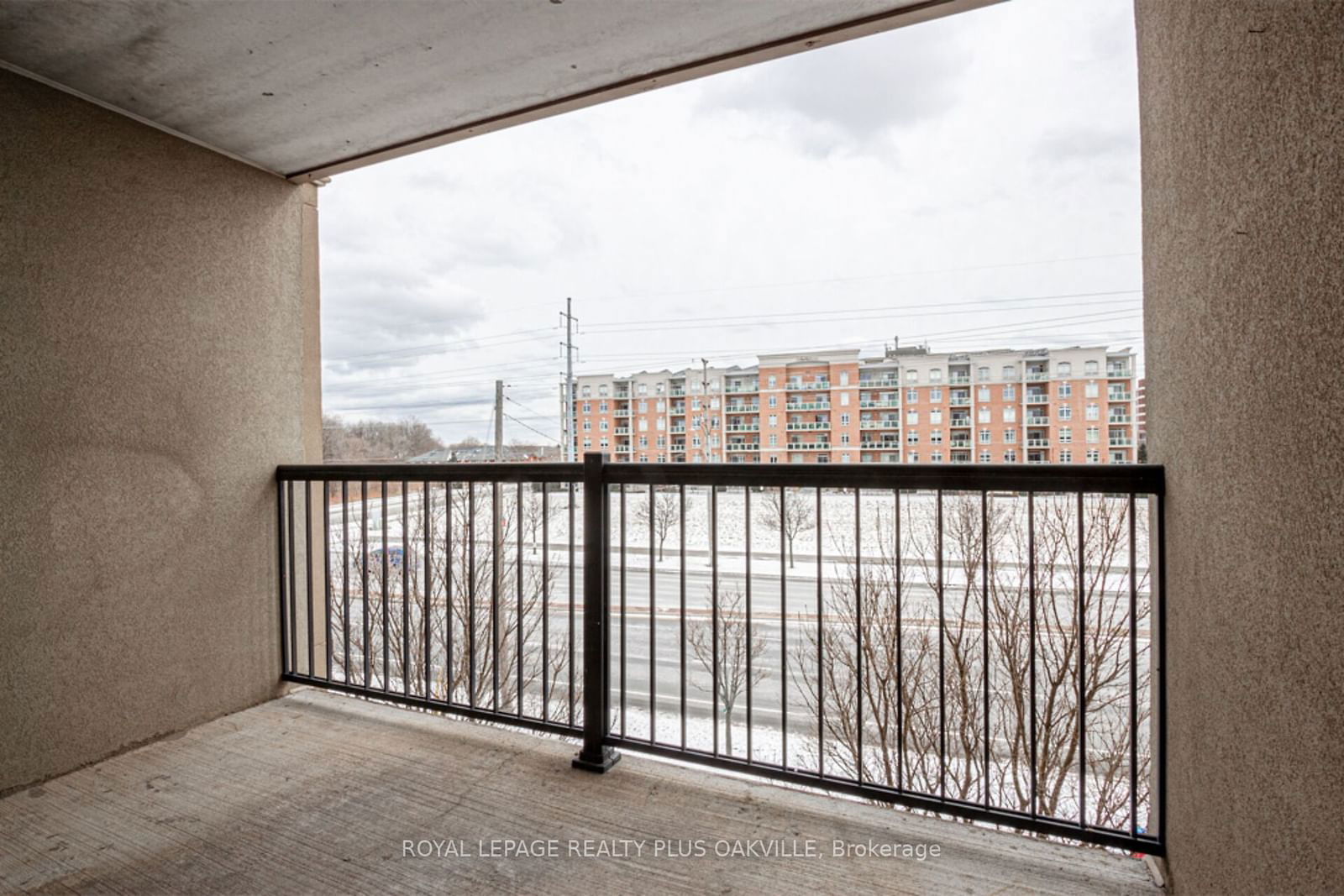 2055 Appleby Line, unit 311 for sale