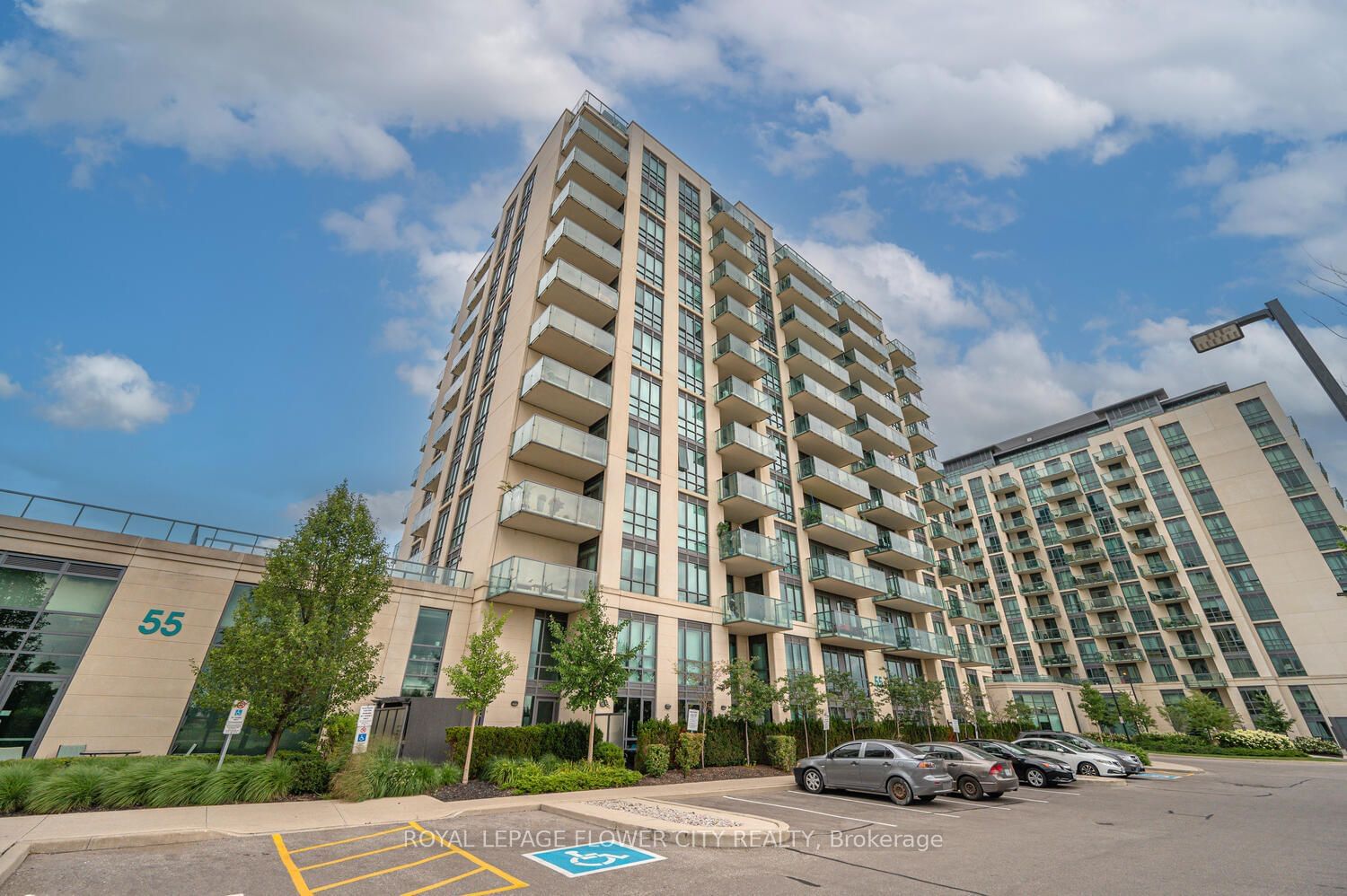 55 yorkland Blvd, unit 803 for sale