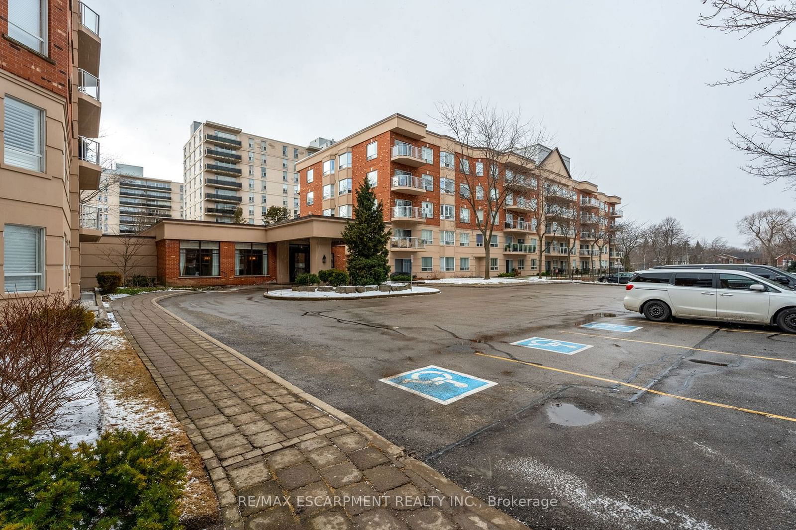 Waterford Place Condos, Burlington, Toronto