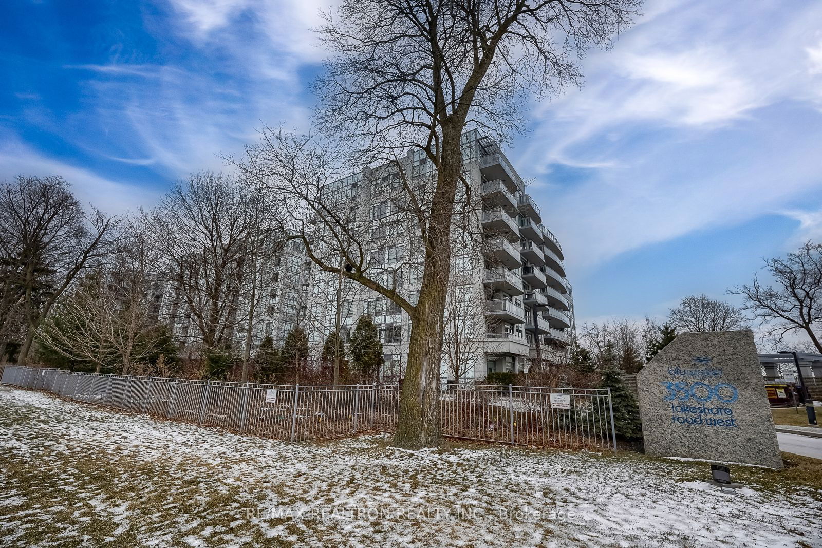 3500 Lakeshore Rd W, unit 501 for sale