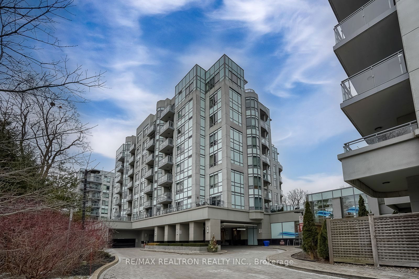 3500 Lakeshore Rd W, unit 501 for sale