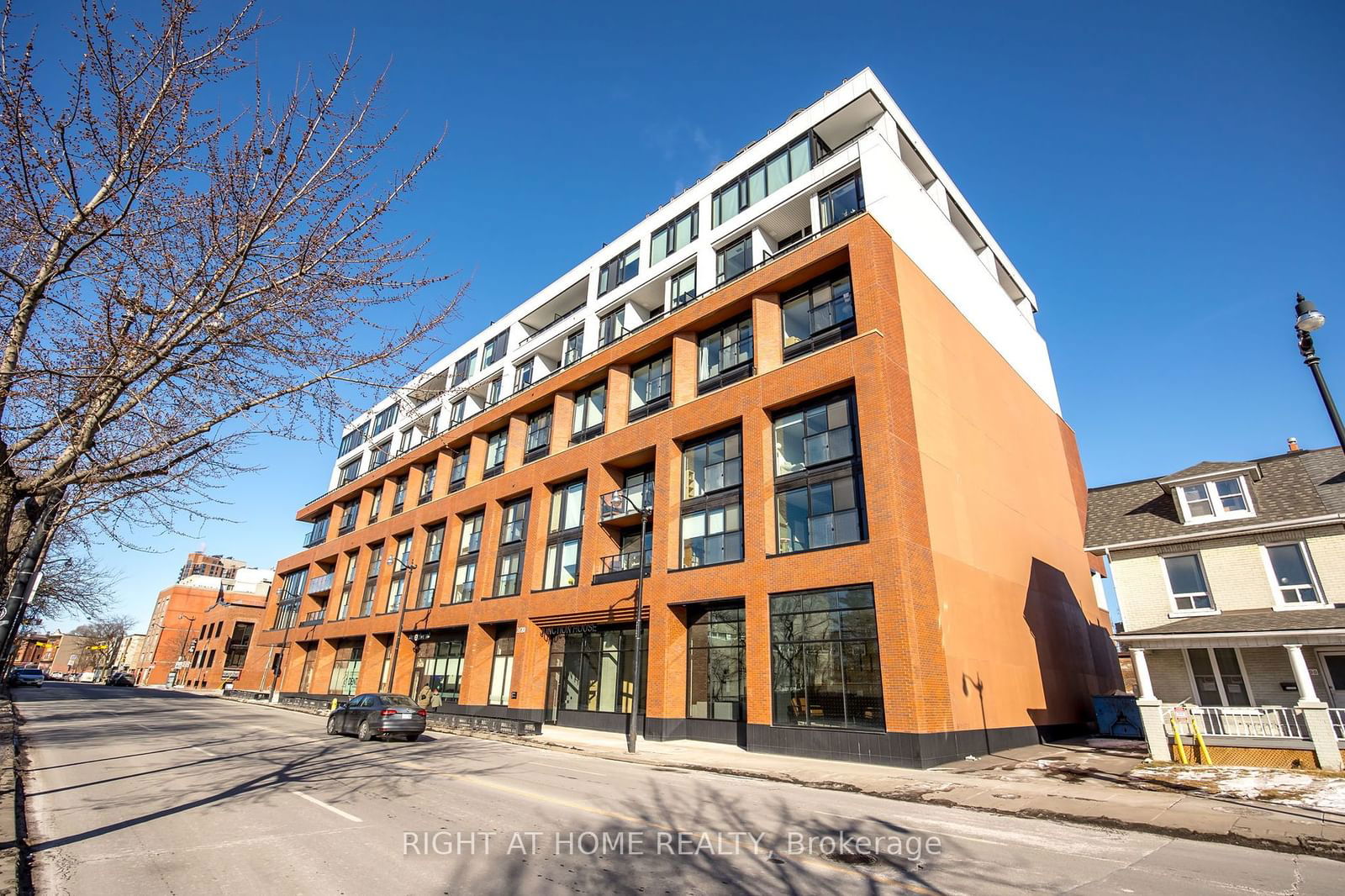 2720 Dundas St W, unit 314 for rent