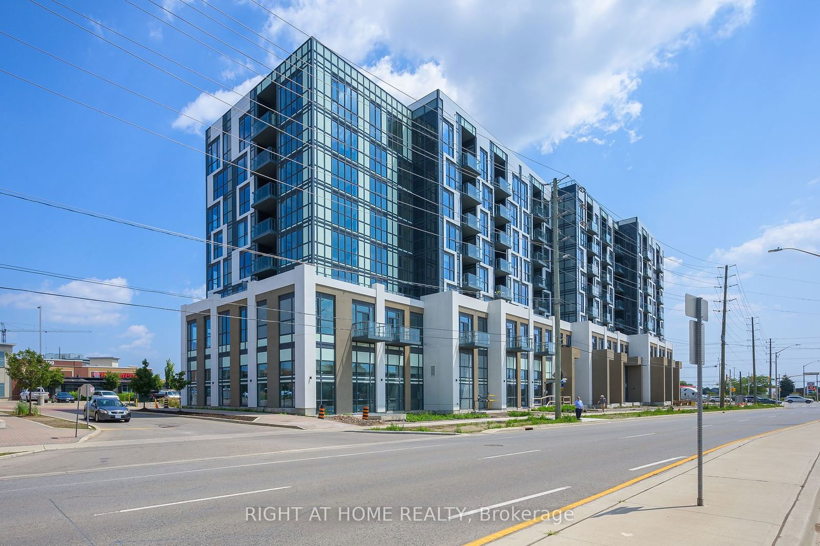 509 Dundas St W, unit 605 for rent