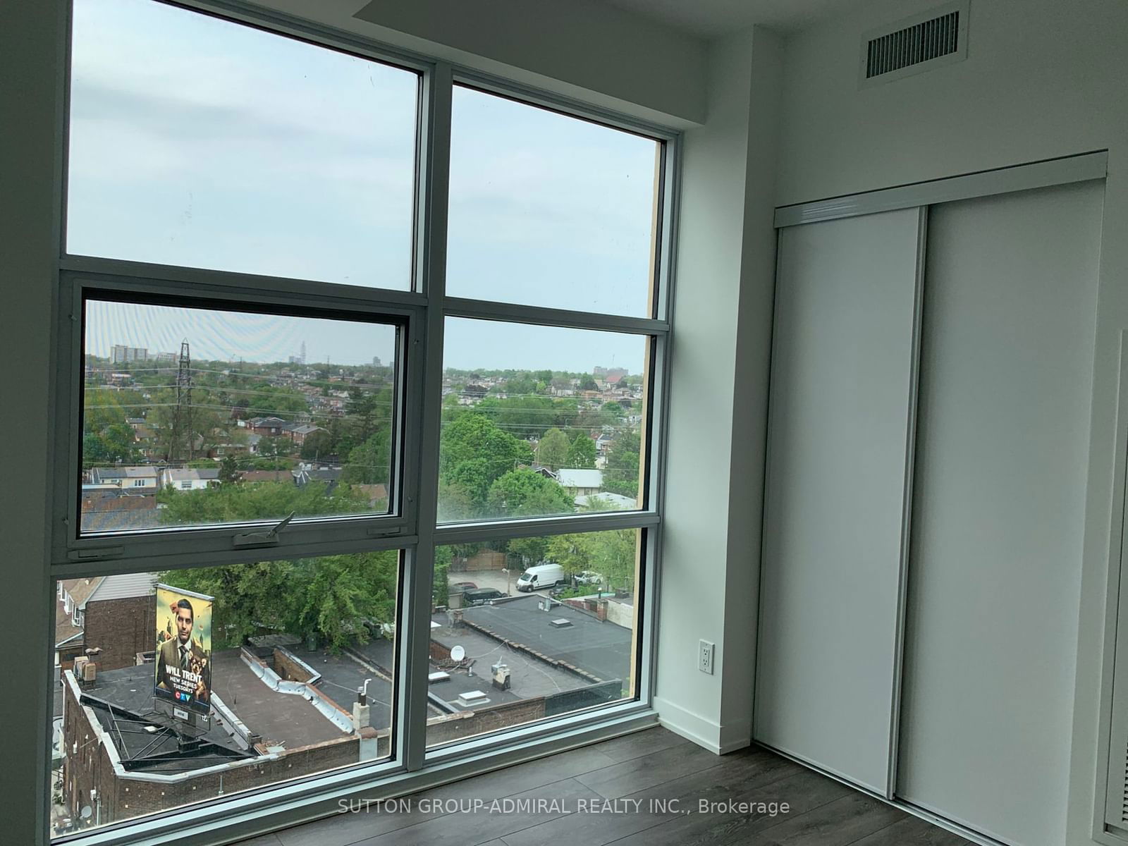 1787 St. Clair Ave W, unit 817 for rent