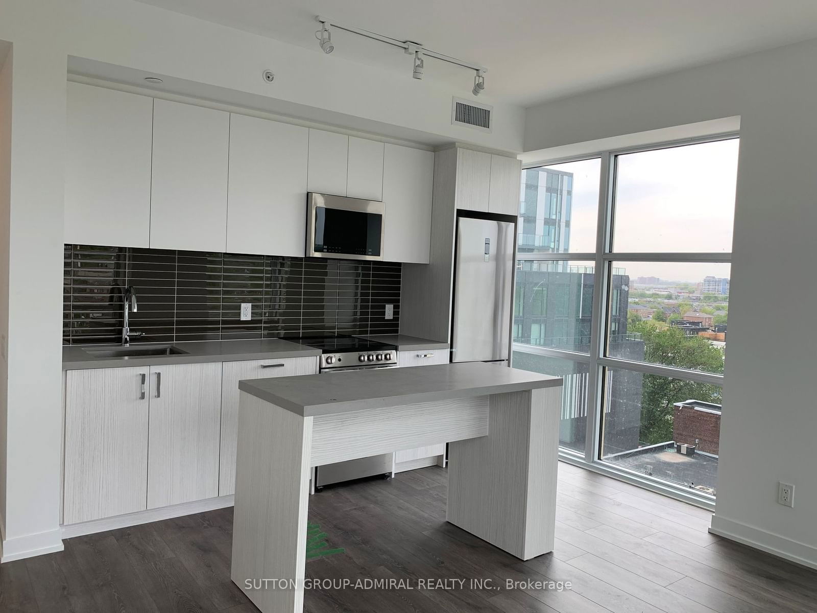 1787 St. Clair Ave W, unit 817 for rent