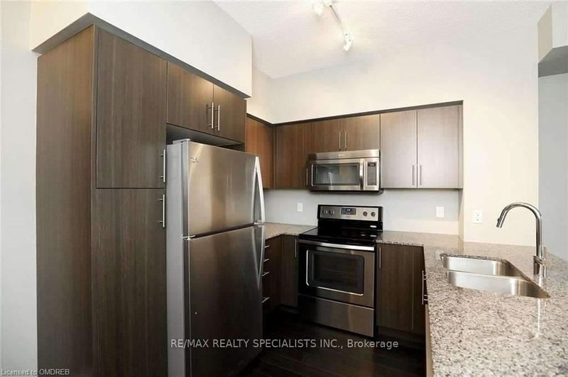 65 Speers Rd, unit 1704 for rent