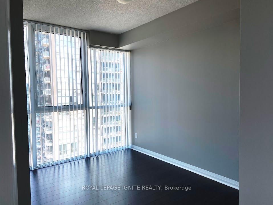 75 Eglinton Ave W, unit 1107 for rent