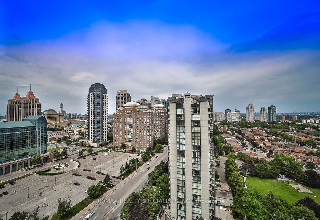 Centre IV Condos, Mississauga, Toronto