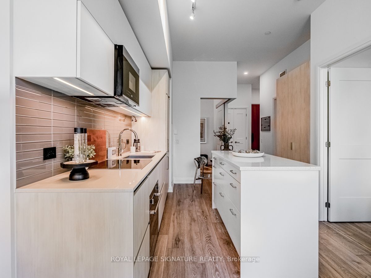 21 Park St E, unit 102 for sale