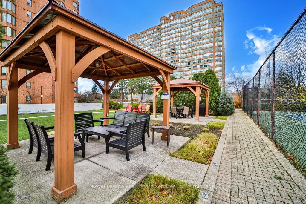 1276 Maple Crossing Blvd W, unit 1208 for sale