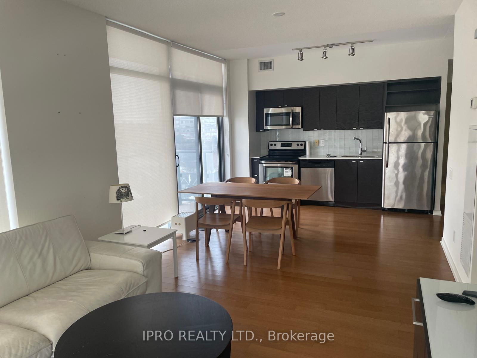 105 The Queensway Way, unit 803 for rent