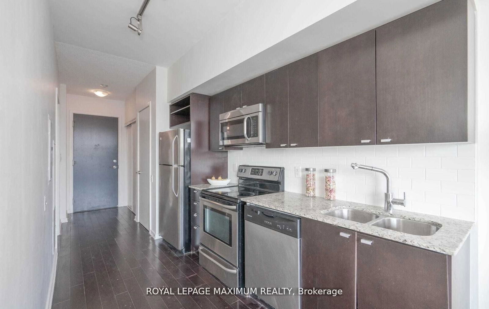 105 The Queensway Ave, unit 2913 for rent