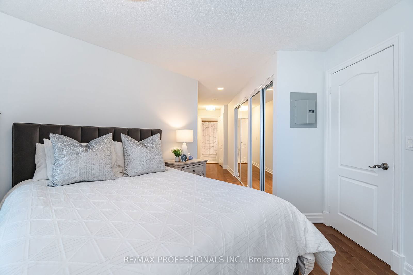 2121 Lake Shore Blvd W, unit 1506 for sale