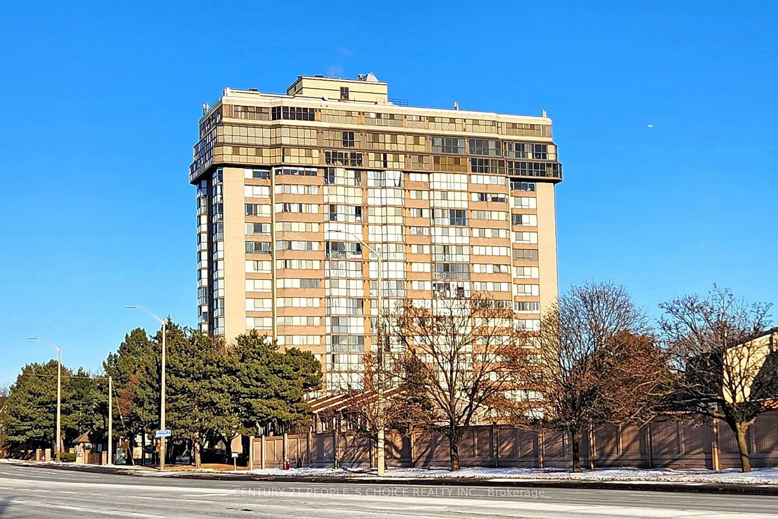 880 Dundas St W, unit 908 for sale