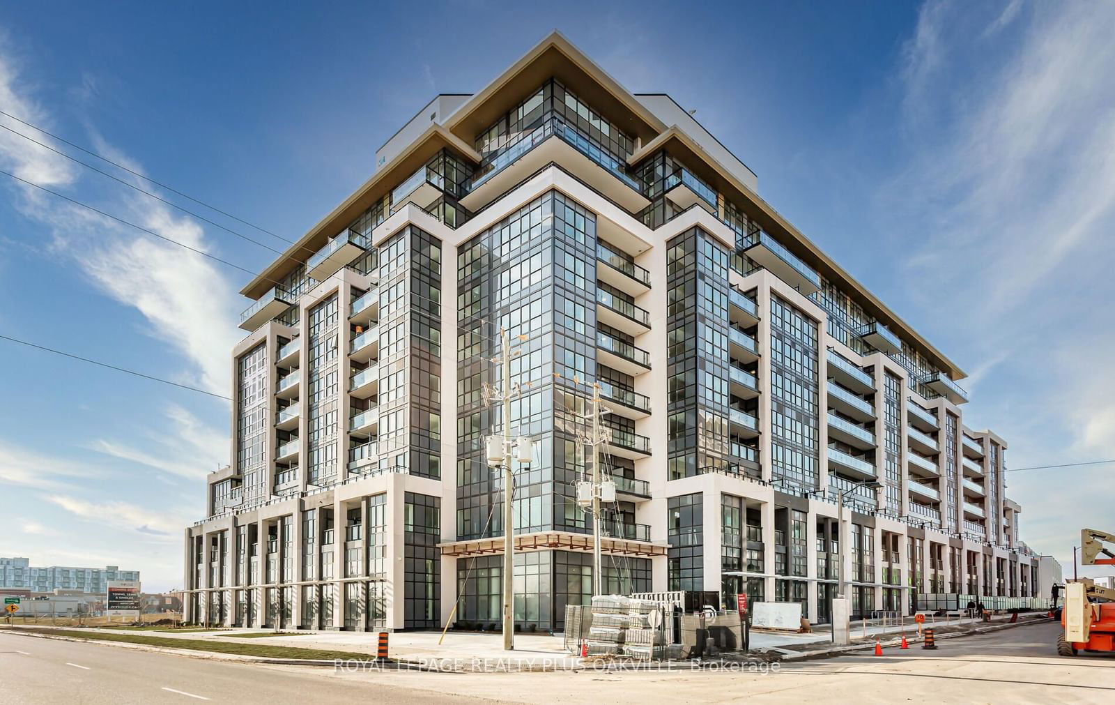 405 Dundas St W, unit 238 for sale