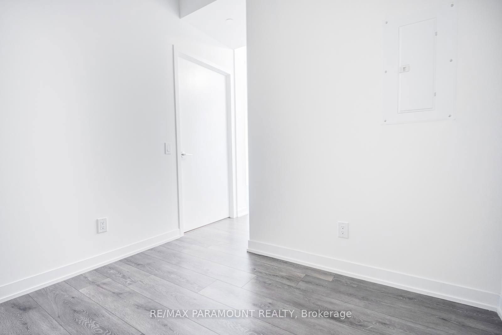 1787 St. Clair Ave W, unit 813 for rent