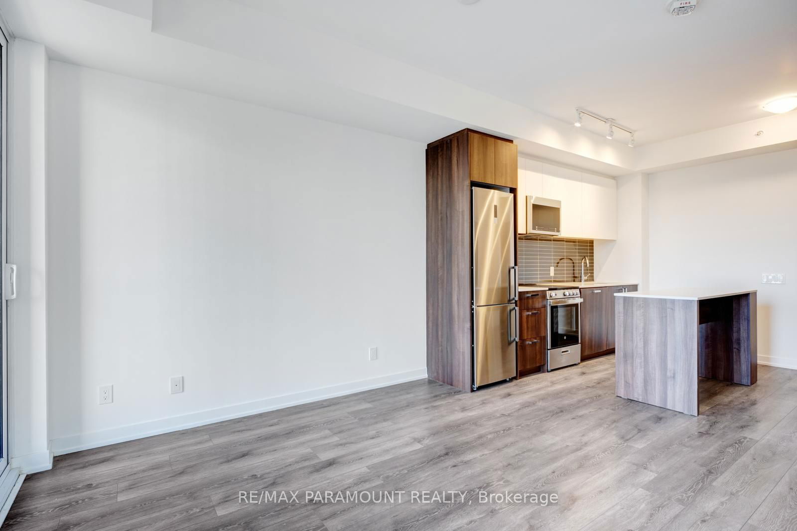 1787 St. Clair Ave W, unit 813 for rent