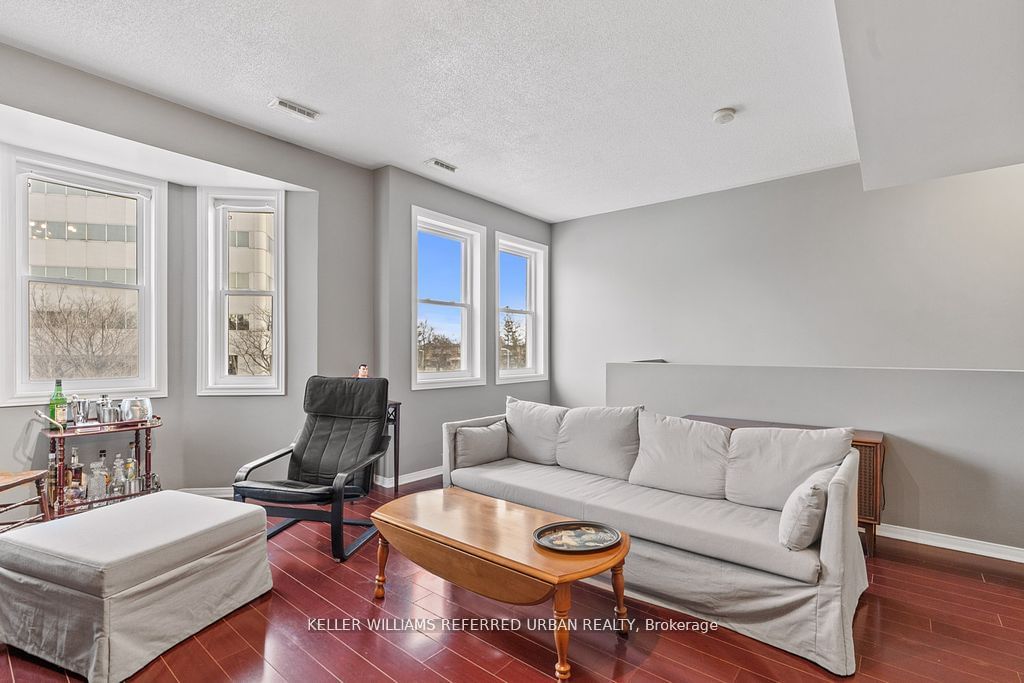 760 Lawrence Ave W, unit 225 for sale