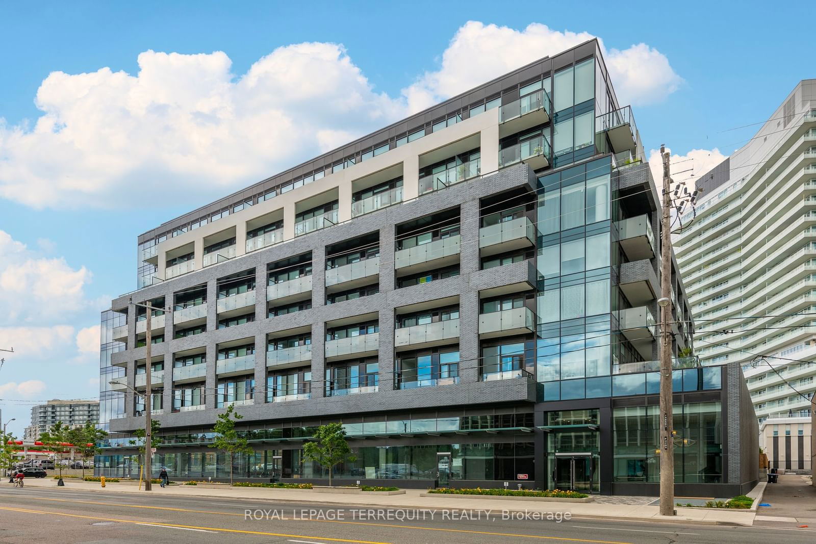 4208 Dundas St W, unit 520 for sale