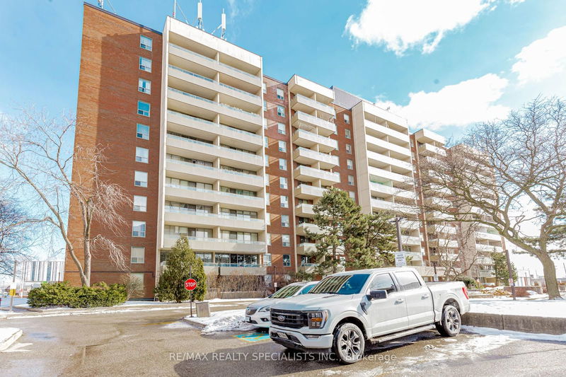 1 Four Winds Dr, unit 106 for sale