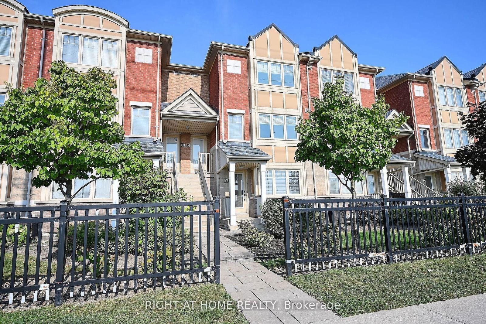 Garden Villas I Townhomes, Mississauga, Toronto